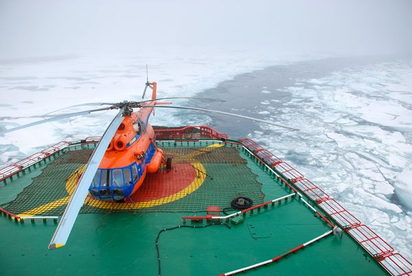 Александр Плетнёв - Эпохи холст заиндевелый - мазком багровой кисти...
