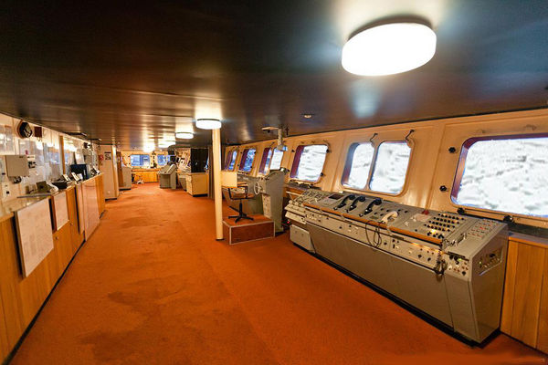 Александр Плетнёв - Эпохи холст заиндевелый - мазком багровой кисти...