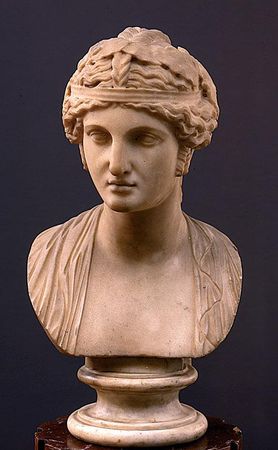 Нина Молева - В саду времен