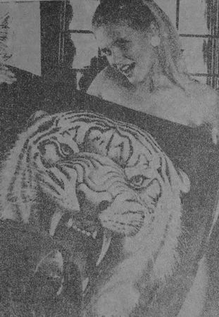 Ксавьера Холландер - Мадам посольша