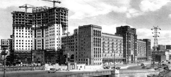 Николай Кружков - Высотки сталинской Москвы. Наследие эпохи