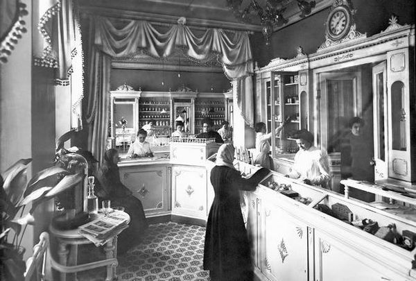 Людмила Кирикова, Ольга Петрова и др. - Невский проспект. Дом за домом