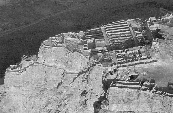 Надежда Ионина - 100 великих замков