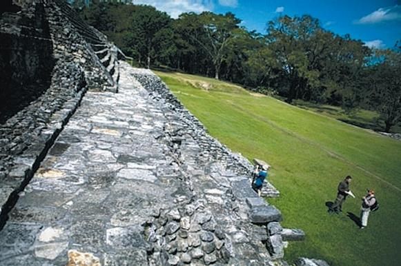 Константин Стогний - Сокровища майя и конец света