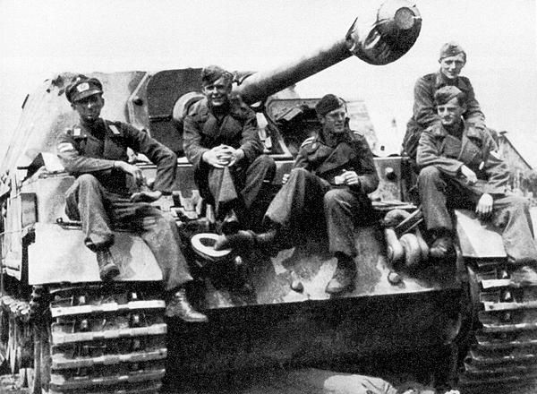 Максим Коломиец - "ЭЛЕФАНТ". ТЯЖЁЛОЕ ШТУРМОВОЕ ОРУДИЕ ФЕРДИНАНДА ПОРШЕ