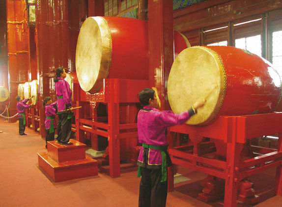 Юрген Бергманн - Пекин и его окрестности. Путеводитель