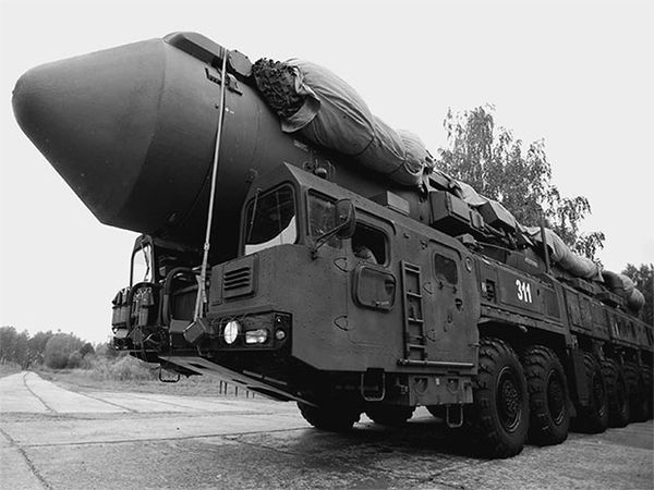 Станислав Славин - 100 великих тайн космонавтики