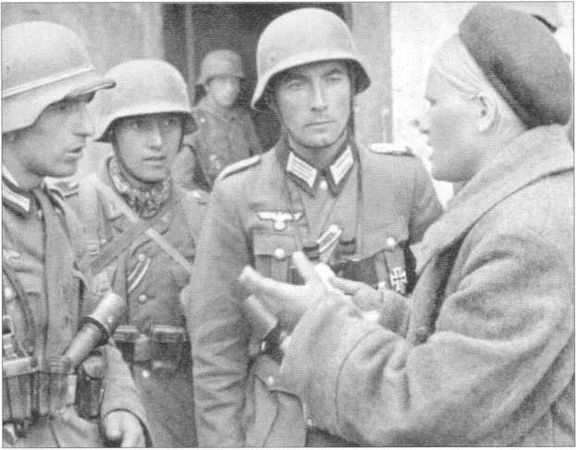 К. Александров - ПОД НЕМЦАМИ. Воспоминания, свидетельства, документы