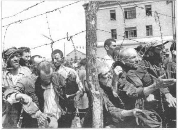 К. Александров - ПОД НЕМЦАМИ. Воспоминания, свидетельства, документы