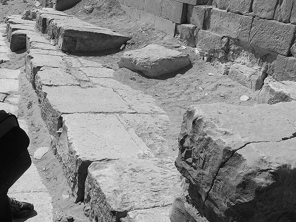 Андрей Скляров - Пирамиды: загадки строительства и назначения