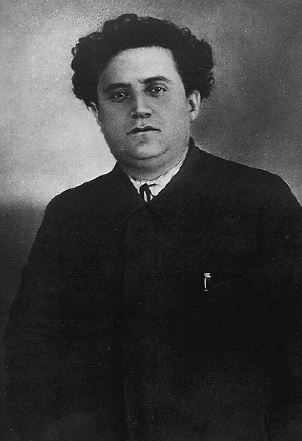 Валентин Сахаров - На распутье