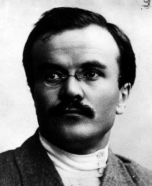 Валентин Сахаров - На распутье