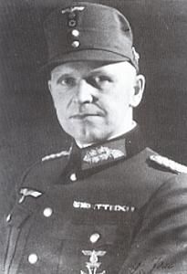 Джин Мюллер, Сэмюэл Митчем - Командиры Третьего Рейха