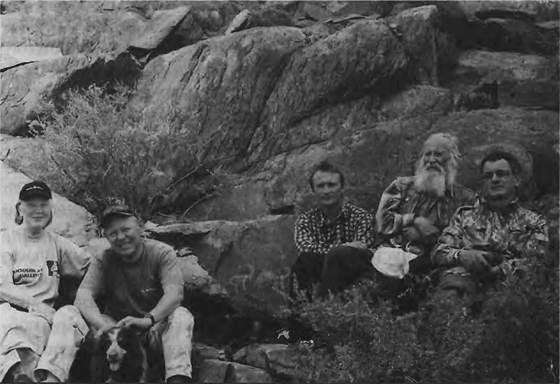 Павел Мариковский - В стране каменных курганов и наскальных рисунков