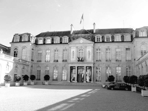 Владимир Большаков - Кофе и круассан. Русское утро в Париже