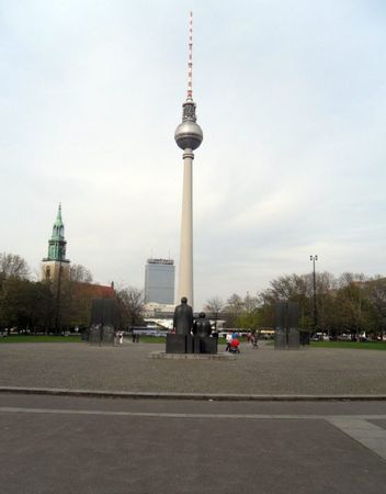 Оуэн Хазерли - На площади. В поисках общественных пространств постсоветского города