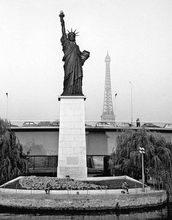 Владимир Большаков - Кофе и круассан. Русское утро в Париже