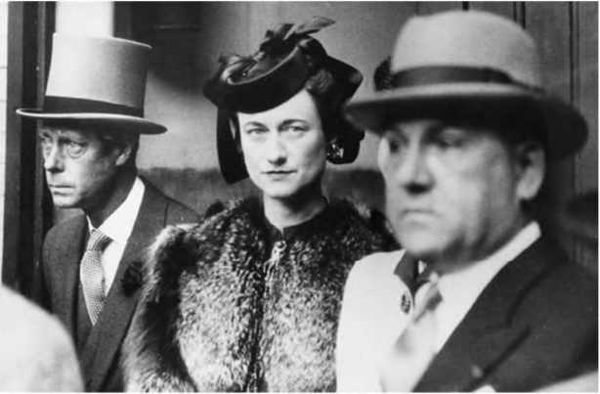 Кристер Йоргенсен - Гитлеровская машина шпионажа. Военная и политическая...