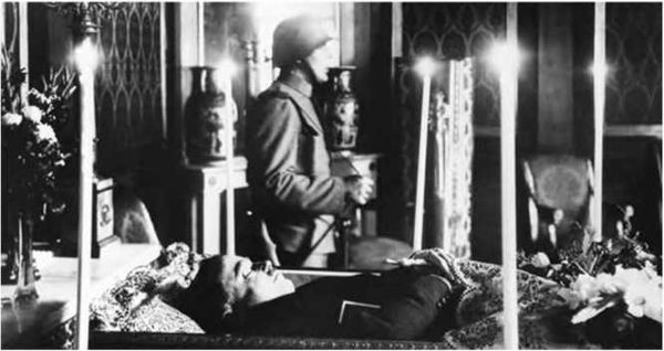 Кристер Йоргенсен - Гитлеровская машина шпионажа. Военная и политическая...