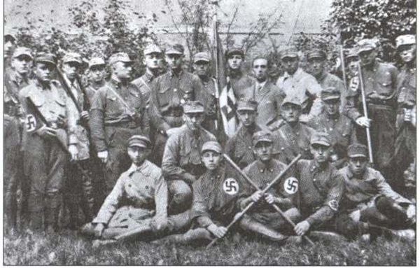 Константин Семенов - Политические солдаты Гитлера