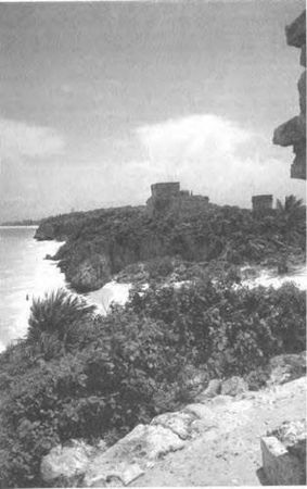 Эрих фон Дэникен - Боги майя [День, когда явились боги]