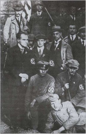 Константин Семенов - Политические солдаты Гитлера