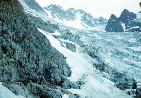 Евгений Буянов - Стихий безумные удары