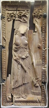 Олег Воскобойников - Тысячелетнее царство (300-1300). Очерк христианской...