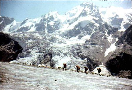 Евгений Буянов - Стихий безумные удары