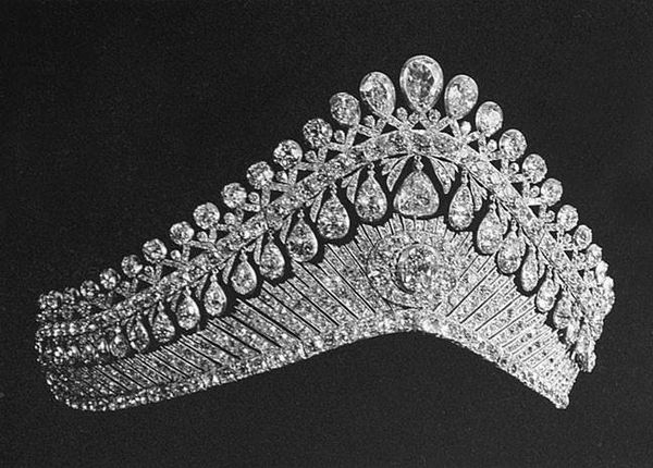 Лилия Кузнецова - Петербургские ювелиры XIX - начала XX в. Династии знаменитых...