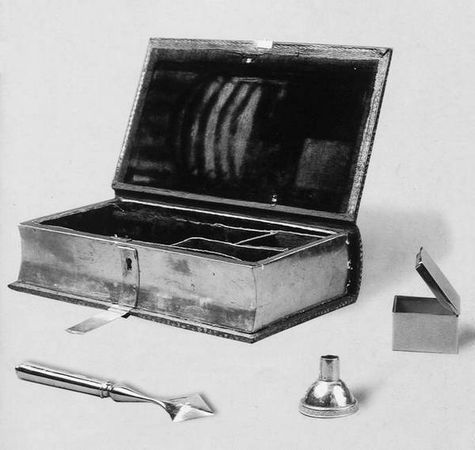 Лилия Кузнецова - Петербургские ювелиры XIX - начала XX в. Династии знаменитых...