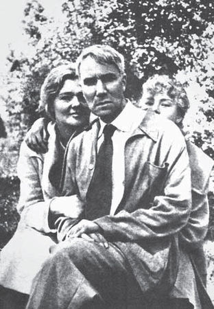 Ольга Ивинская, Ирина Емельянова - "Свеча горела..." Годы с Борисом...