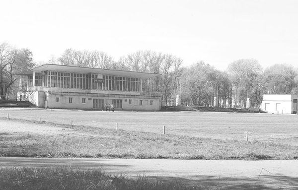 Сергей Петров - На берегах реки Ждановки