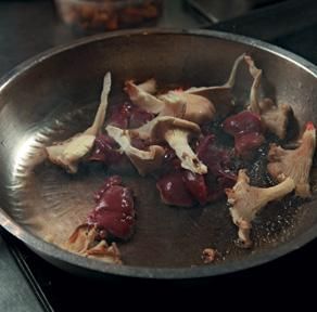 Коллектив авторов - Готовим грибы