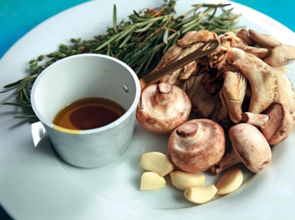 Коллектив авторов - Готовим грибы