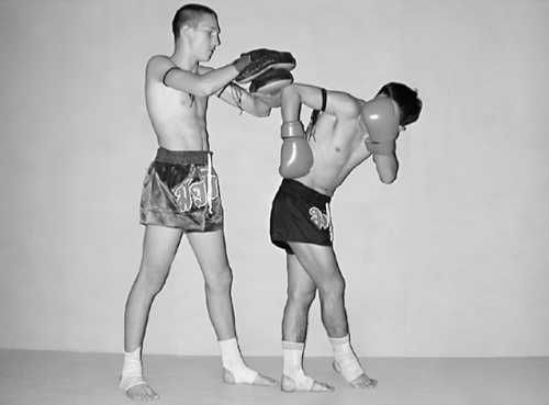 Бим Бэкман, Аман Атилов - Бойцовский клуб: боевой фитнес для мужчин