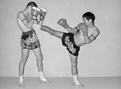 Бим Бэкман, Аман Атилов - Бойцовский клуб: боевой фитнес для мужчин