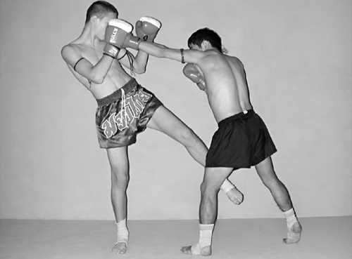 Бим Бэкман, Аман Атилов - Бойцовский клуб: боевой фитнес для мужчин