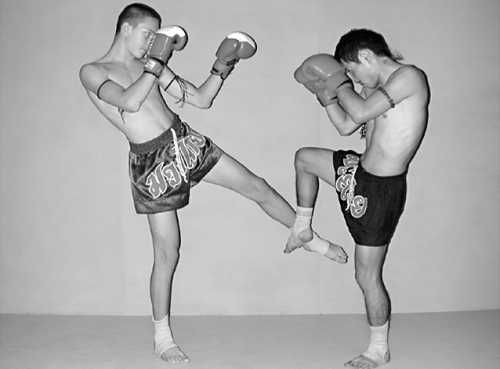 Бим Бэкман, Аман Атилов - Бойцовский клуб: боевой фитнес для мужчин