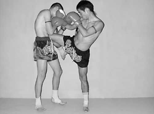 Бим Бэкман, Аман Атилов - Бойцовский клуб: боевой фитнес для мужчин