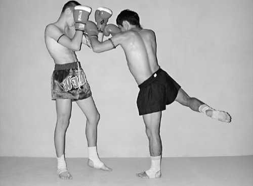 Бим Бэкман, Аман Атилов - Бойцовский клуб: боевой фитнес для мужчин