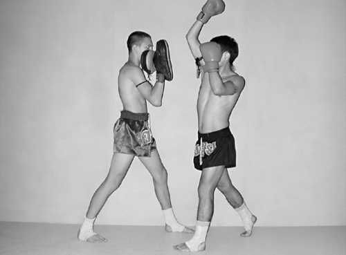 Бим Бэкман, Аман Атилов - Бойцовский клуб: боевой фитнес для мужчин