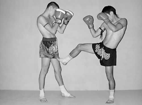 Бим Бэкман, Аман Атилов - Бойцовский клуб: боевой фитнес для мужчин