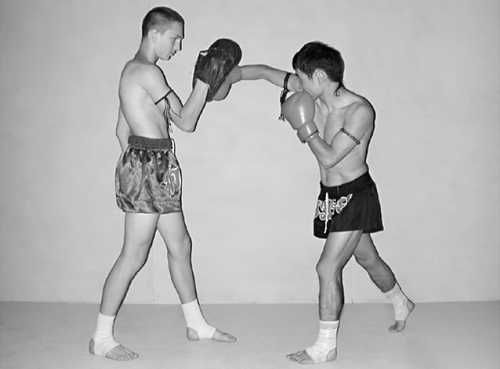 Бим Бэкман, Аман Атилов - Бойцовский клуб: боевой фитнес для мужчин