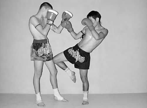 Бим Бэкман, Аман Атилов - Бойцовский клуб: боевой фитнес для мужчин