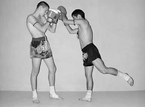 Бим Бэкман, Аман Атилов - Бойцовский клуб: боевой фитнес для мужчин