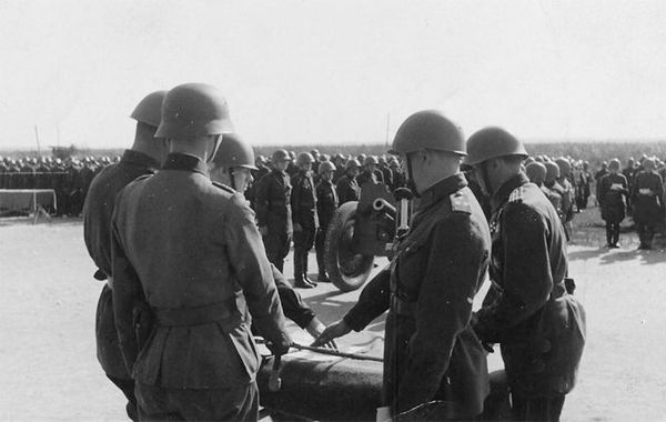 Дмитрий Жуков, Иван Ковтун - РННА. Враг в советской форме