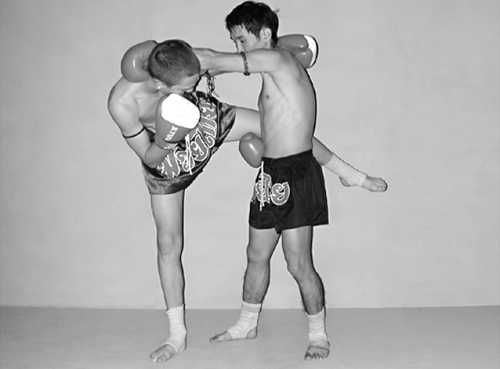 Бим Бэкман, Аман Атилов - Бойцовский клуб: боевой фитнес для мужчин