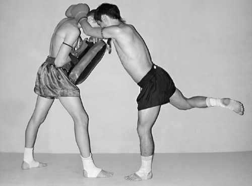 Бим Бэкман, Аман Атилов - Бойцовский клуб: боевой фитнес для мужчин