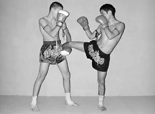 Бим Бэкман, Аман Атилов - Бойцовский клуб: боевой фитнес для мужчин